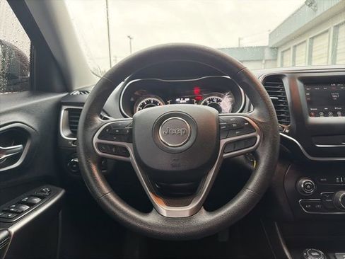 Used 2019 Jeep Cherokee Latitude w/ Popular Appearance Group image 21