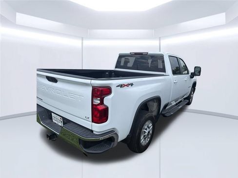 Used 2025 Chevrolet Silverado 2500 LT w/ Convenience Package AWD/4WD image 3