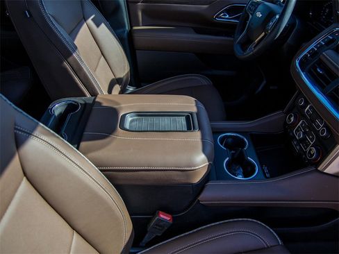 Used 2024 Chevrolet Suburban High Country image 20