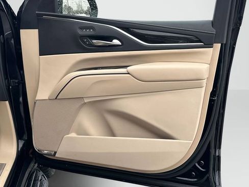 Certified 2024 Cadillac Escalade Premium Luxury image 23