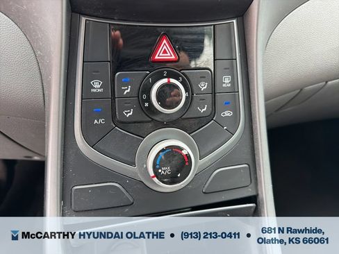 Used 2015 Hyundai Elantra SE w/ Option Group 02 FWD image 22
