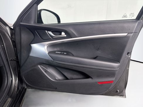 Used 2025 Genesis G70 2.5T AWD/4WD image 33
