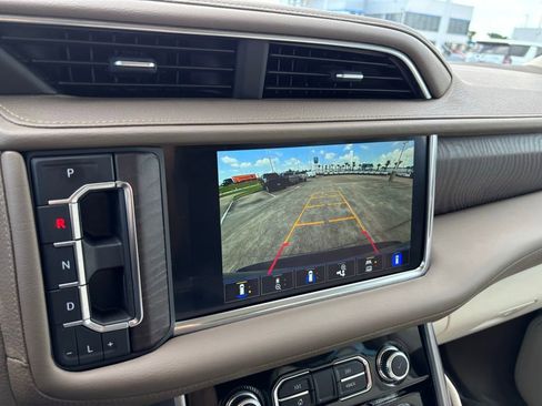 Used 2023 GMC Yukon XL Denali AWD/4WD image 25