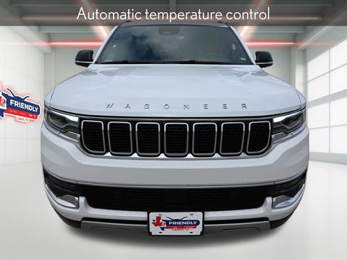 Used 2024 Jeep Wagoneer Series II w/ Flexible Seating Group image 7