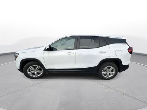 Used 2024 GMC Terrain SLE image 9
