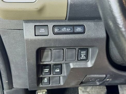 Used 2022 Nissan Frontier SV AWD/4WD image 21