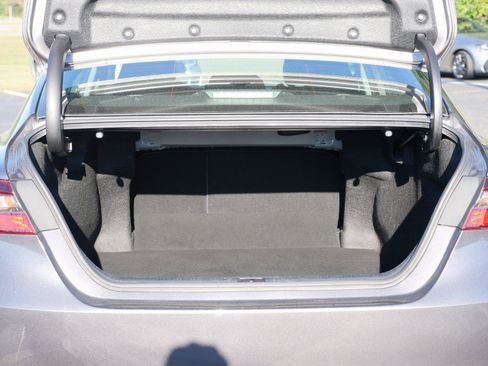 Used 2023 Toyota Camry SE image 13