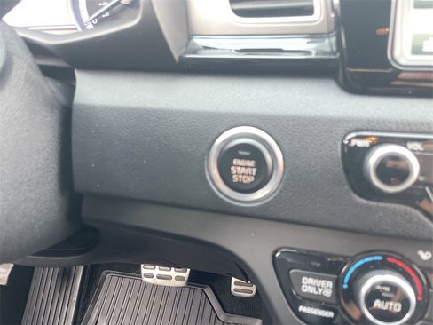 Used 2017 Kia Niro EX image 26