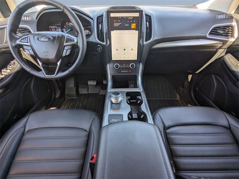 Used 2022 Ford Edge SEL w/ Convenience Package image 18