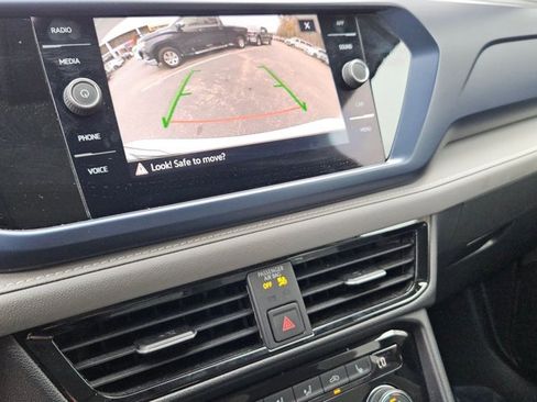 Used 2024 Volkswagen Taos SE image 18