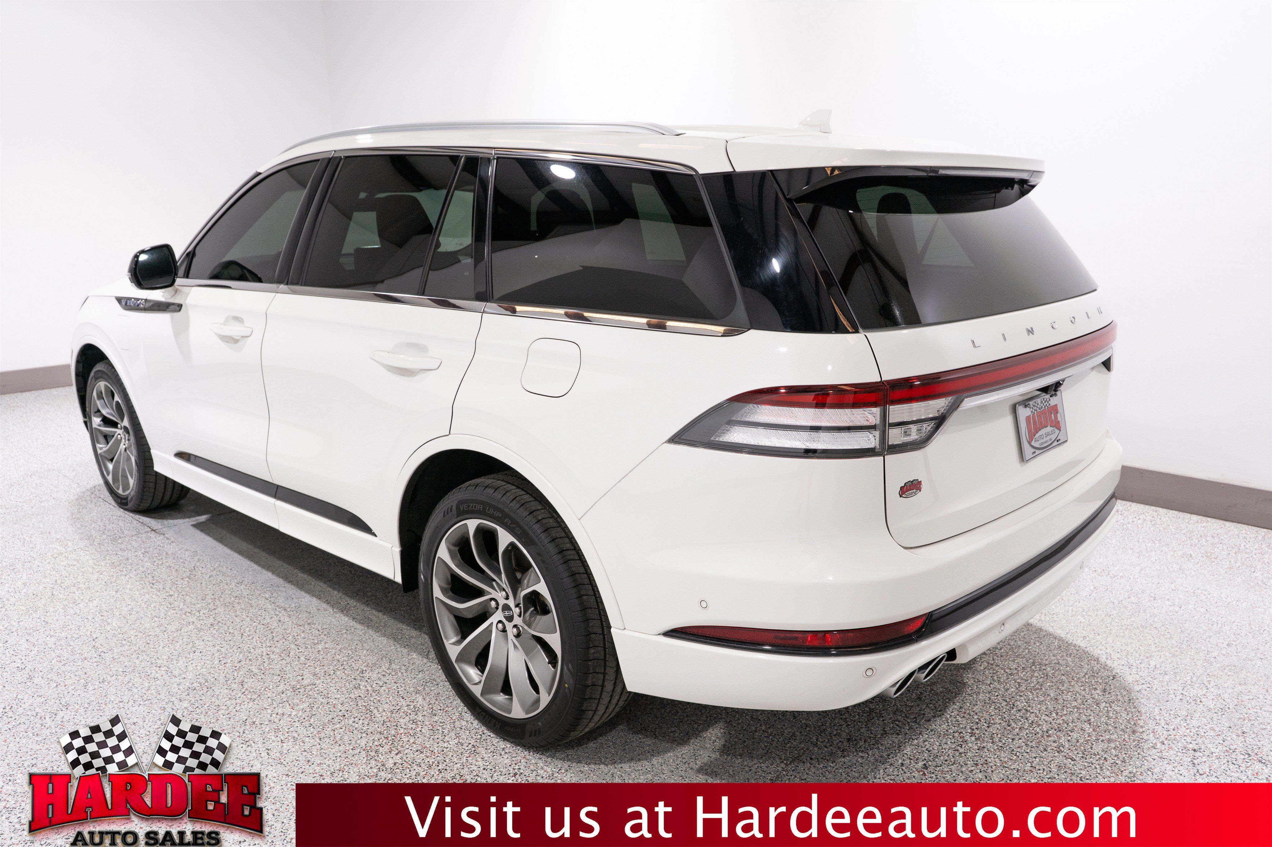Used 2022 Lincoln Aviator Grand Touring w/ Equipment Group 301A AWD/4WD image 3