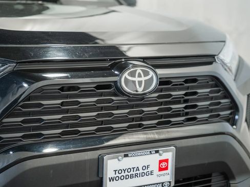 Used 2025 Toyota RAV4 LE AWD/4WD image 9