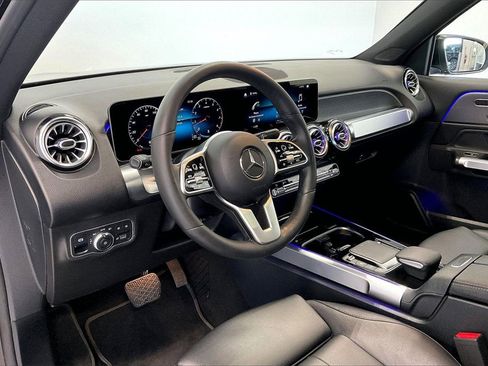 Certified 2021 Mercedes-Benz GLB 250 4MATIC image 17