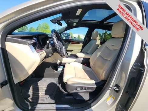 Used 2017 Cadillac XT5 Luxury w/ Driver Awareness Package image 25