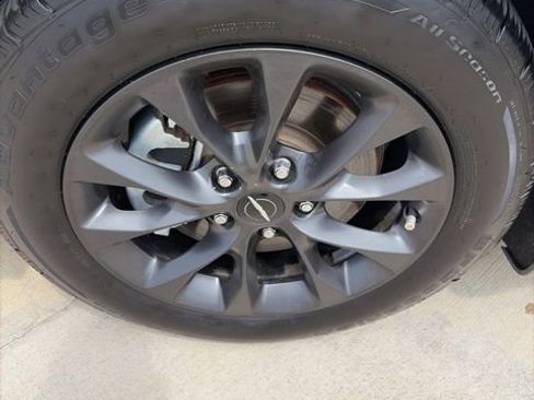 Used 2021 Chrysler Pacifica Touring w/ S Appearance Package FWD image 17