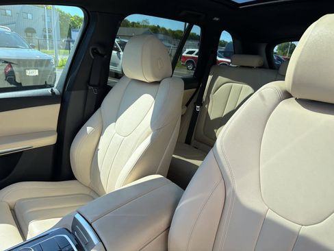 Used 2021 BMW X5 xDrive40i AWD/4WD image 8
