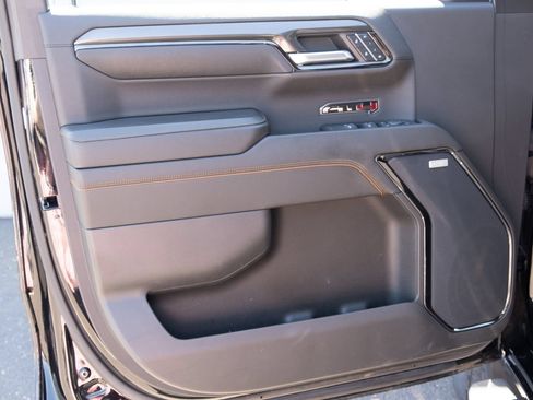 Used 2024 GMC Sierra 1500 AT4 w/ Technology Package AWD/4WD image 15