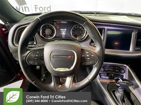 Used 2017 Dodge Challenger R/T w/ Driver Convenience Group image 7