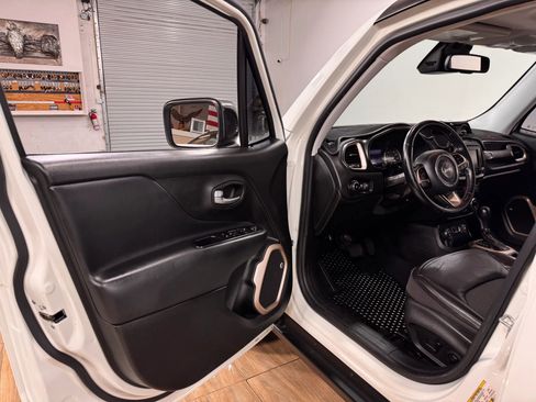 Used 2017 Jeep Renegade Trailhawk image 12