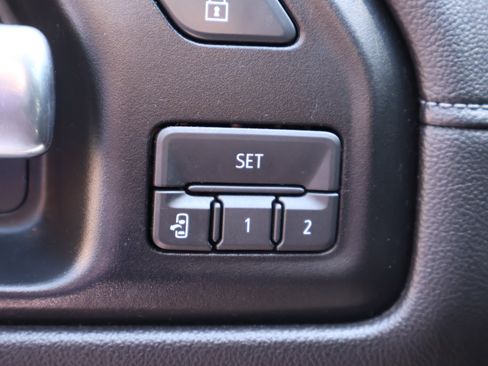 Used 2019 GMC Sierra 1500 SLT w/ SLT Premium Plus Package AWD/4WD image 8