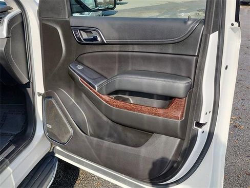 Used 2018 GMC Yukon SLT w/ HD Trailering Package image 18