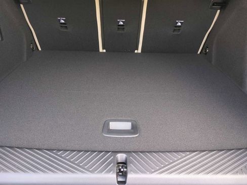 Used 2025 BMW X3 xDrive30i w/ Premium Package image 34