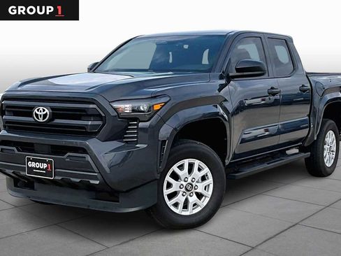 Used 2025 Toyota Tacoma SR image 1
