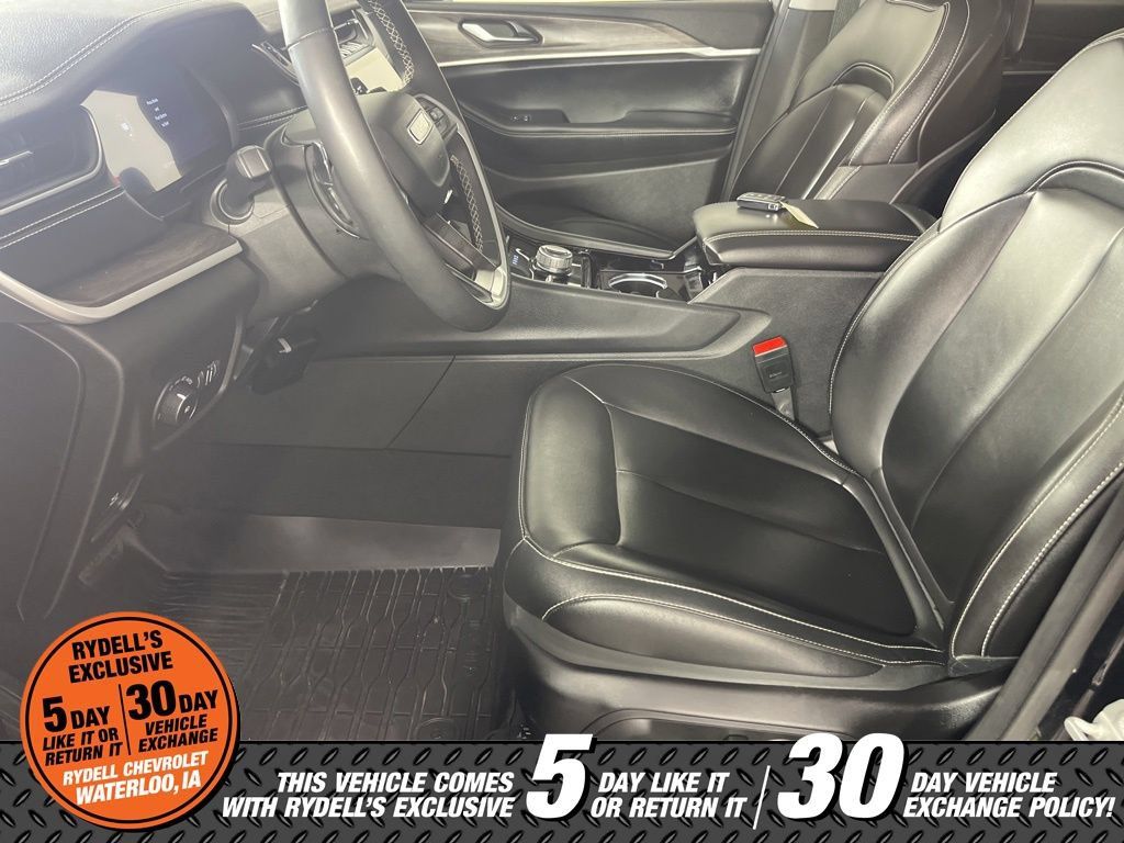 Used 2023 Jeep Grand Cherokee Limited w/ Luxury Tech Group II AWD/4WD image 14