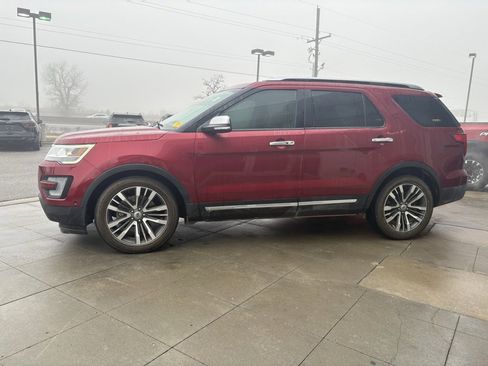 Used 2017 Ford Explorer Platinum image 6