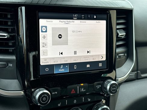 New 2026 RAM 1500 4x4 Crew Cab image 16