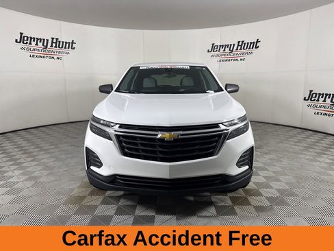 Used 2024 Chevrolet Equinox LS w/ LS Convenience Package FWD image 3