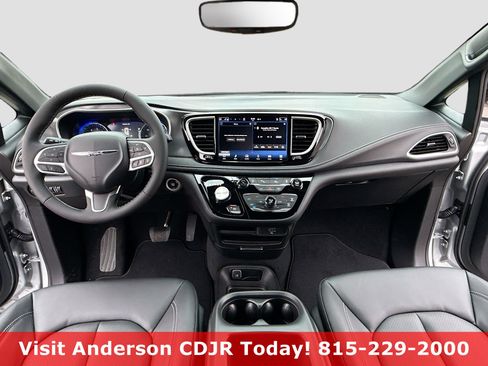 New 2026 Chrysler Pacifica Select AWD/4WD image 3