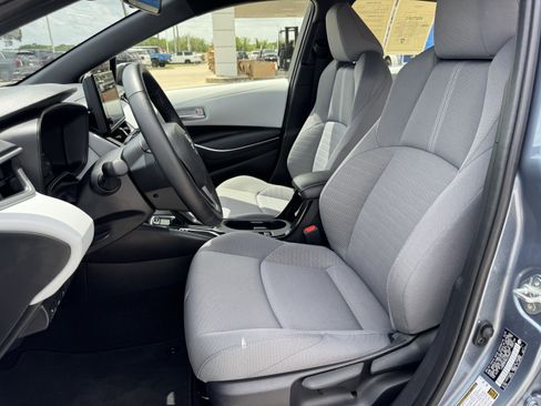 Used 2025 Toyota Corolla SE image 28