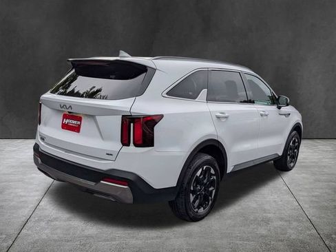Used 2024 Kia Sorento S AWD/4WD image 5