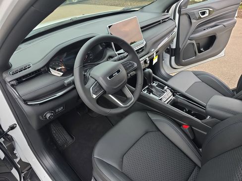 New 2026 Jeep Compass Latitude AWD/4WD image 15
