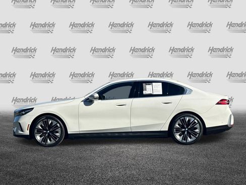 Used 2024 BMW i5 eDrive40i w/ Premium Package RWD image 8