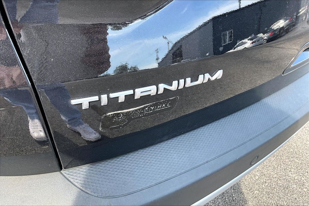 Used 2022 Ford Escape Titanium AWD/4WD image 6