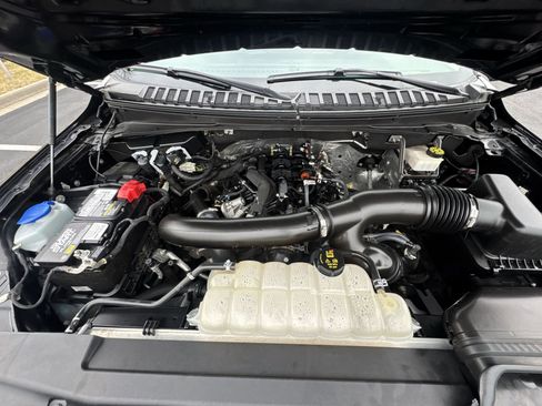 Used 2024 Ford Expedition Max XLT image 28