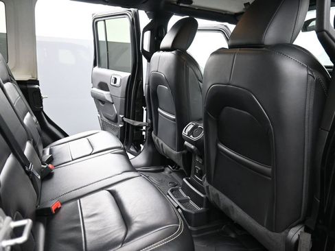 Used 2020 Jeep Wrangler Unlimited Sahara w/ LED Lighting Group image 17