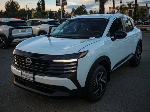 New 2026 Nissan Kicks SV image 8