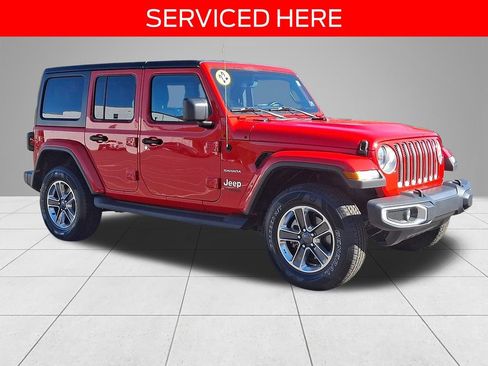 Used 2022 Jeep Wrangler Unlimited Sahara w/ Cold Weather Group image 3