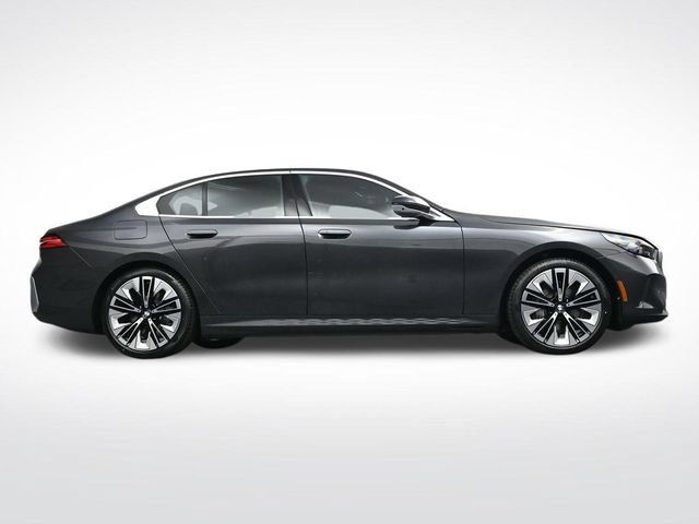 New 2026 BMW i5 eDrive40 AWD/4WD image 33