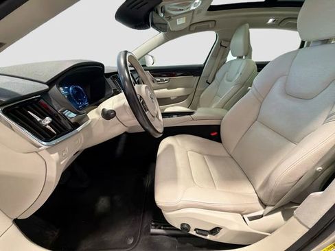 Used 2018 Volvo S90 T6 Momentum w/ Convenience Package image 19
