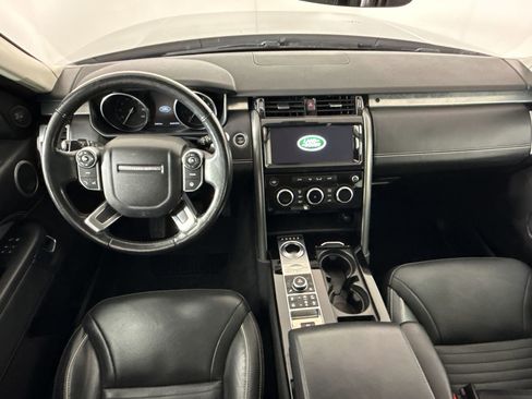 Used 2017 Land Rover Discovery First Edition AWD/4WD image 25