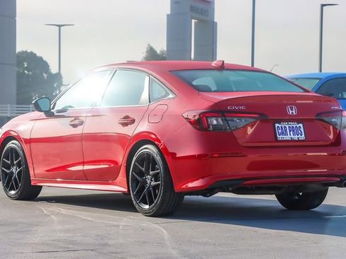 Used 2025 Honda Civic Sport image 6