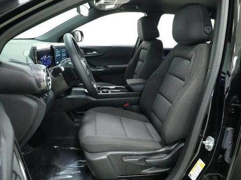 Used 2026 Chevrolet Equinox LT FWD image 24
