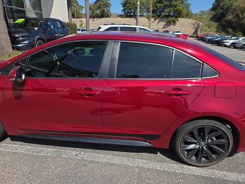 Used 2023 Toyota Corolla SE image 2