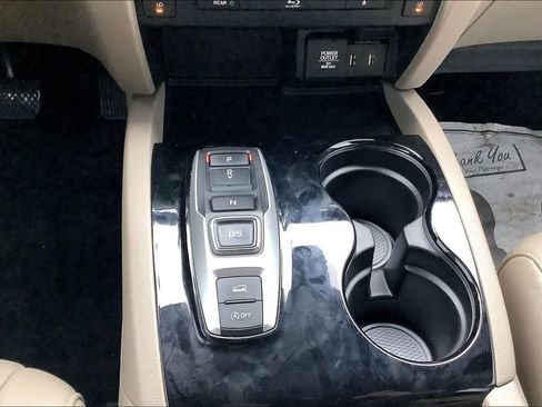 Used 2017 Honda Pilot Touring image 20