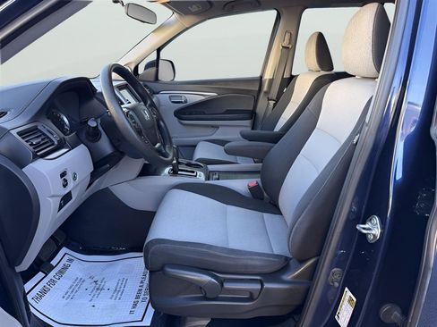 Used 2017 Honda Ridgeline RTS image 11