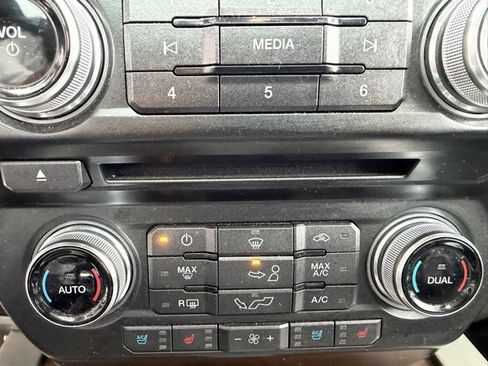 Used 2016 Ford F150 Lariat w/ Equipment Group 502A Luxury image 36